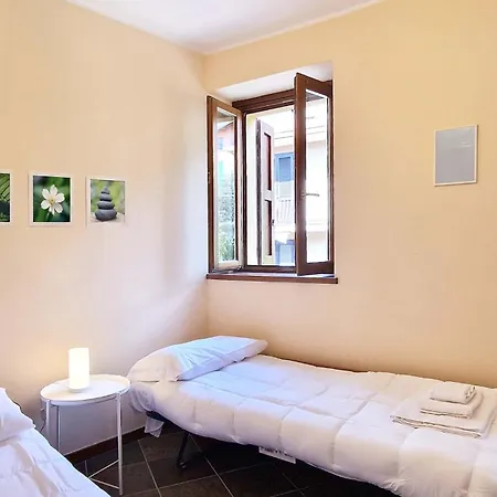 Sweetlake 3 Floors Apartment